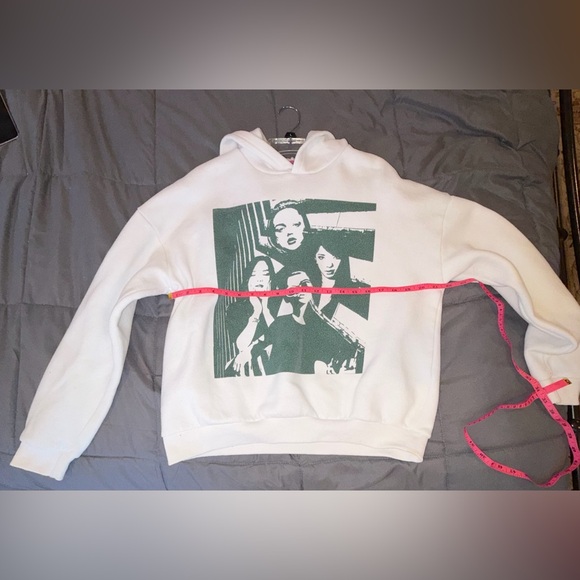 Edikted Graphic Hoodie Women’s Small White Streetwear Pullover Sweatshirt - Picture 5 of 7